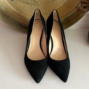 New Nine West's  Black suede pumps Size 8.5 with a chunky block heel.